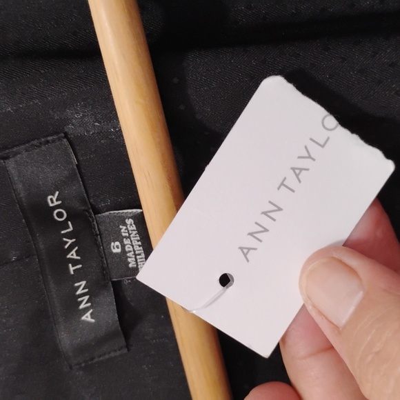 NWT Ann Taylor Classic Black Suit Blazer Jacket Size 6. - Picture 13 of 13